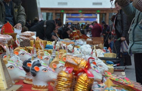 Shopping for Losar The Tibetan New Year